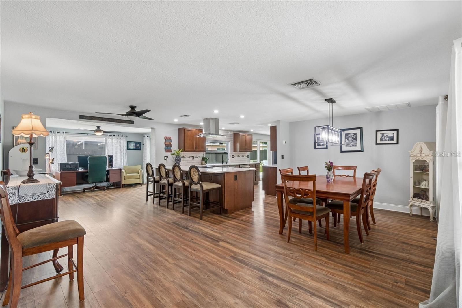 4306 NEWBURY DR — photo 18
