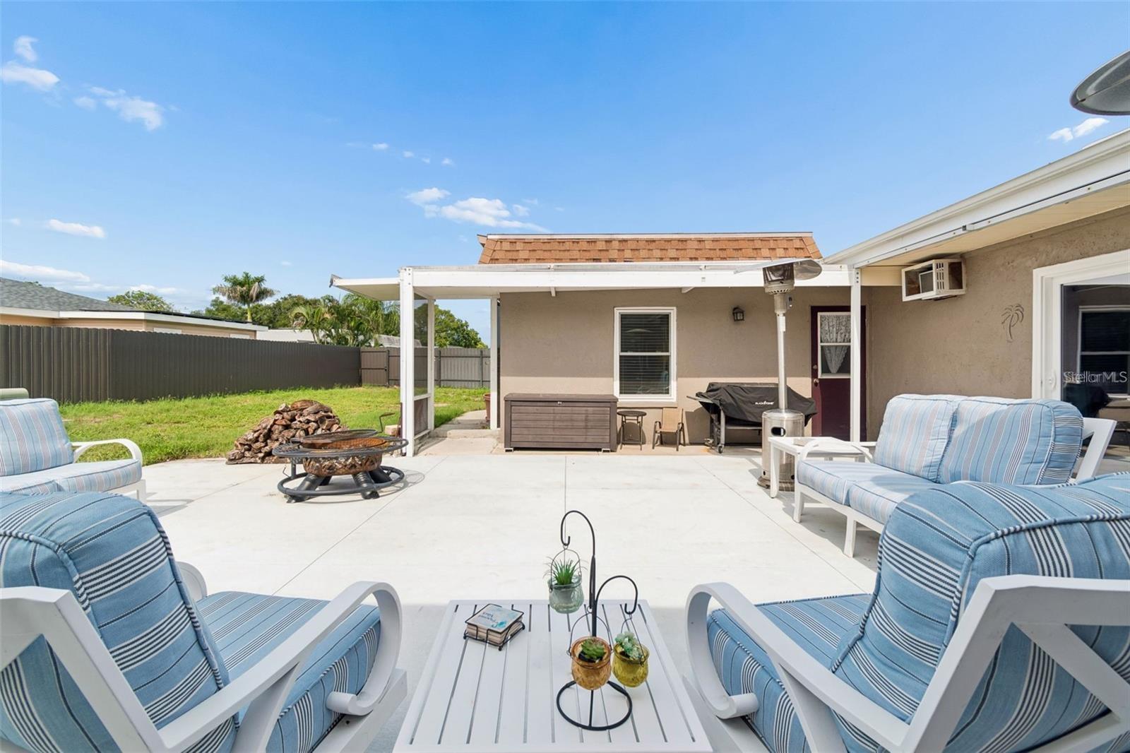4306 NEWBURY DR — photo 36