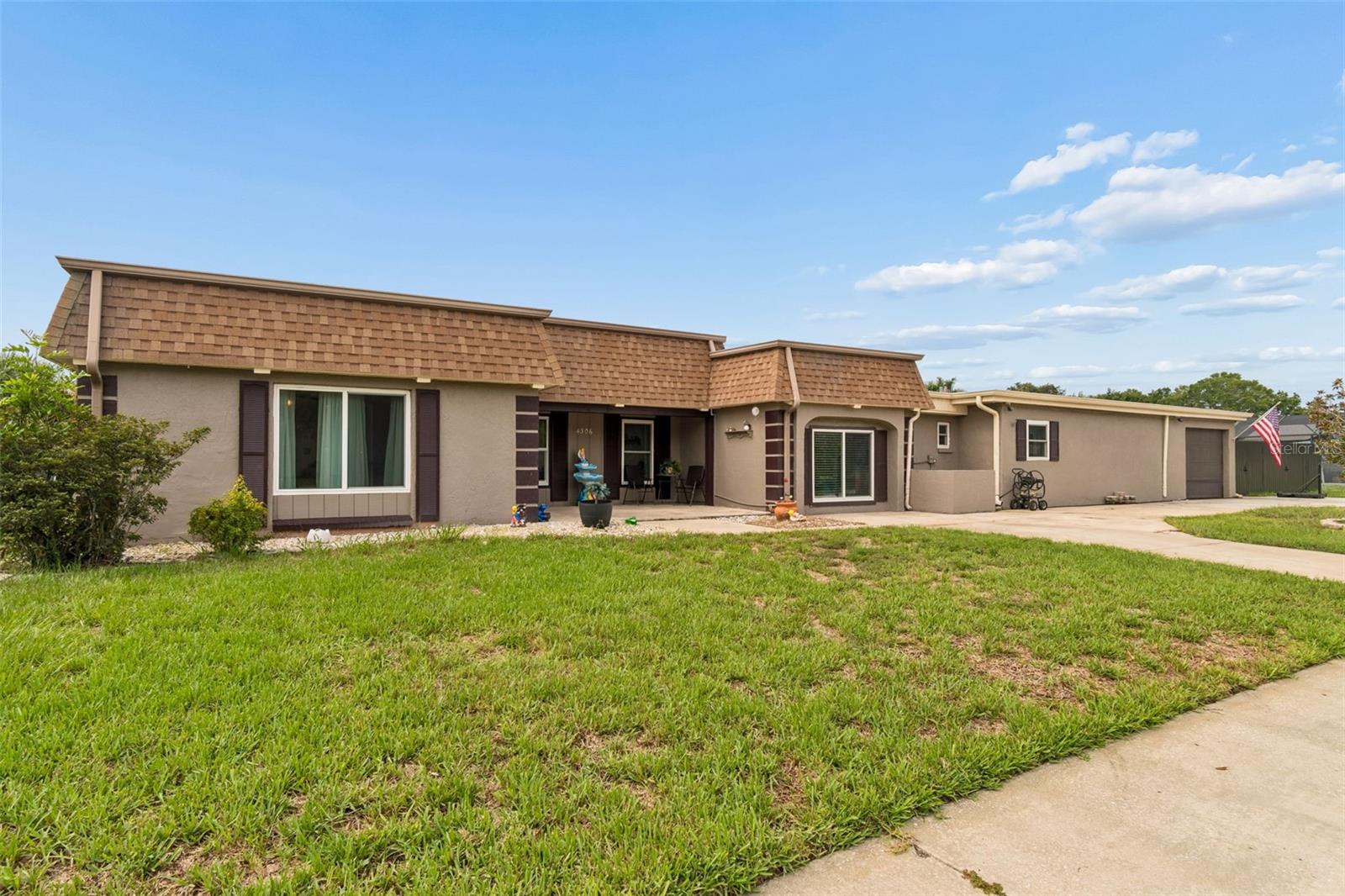 4306 NEWBURY DR — photo 3