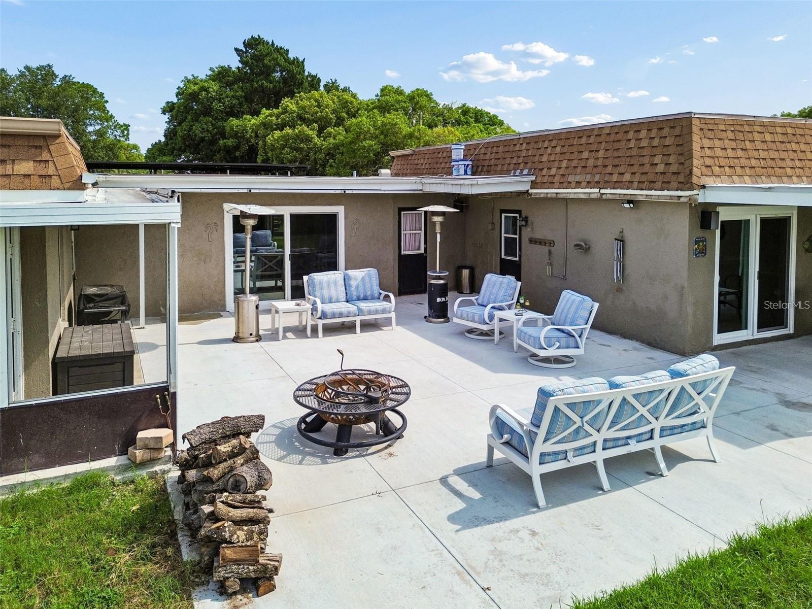 4306 NEWBURY DR — photo 38