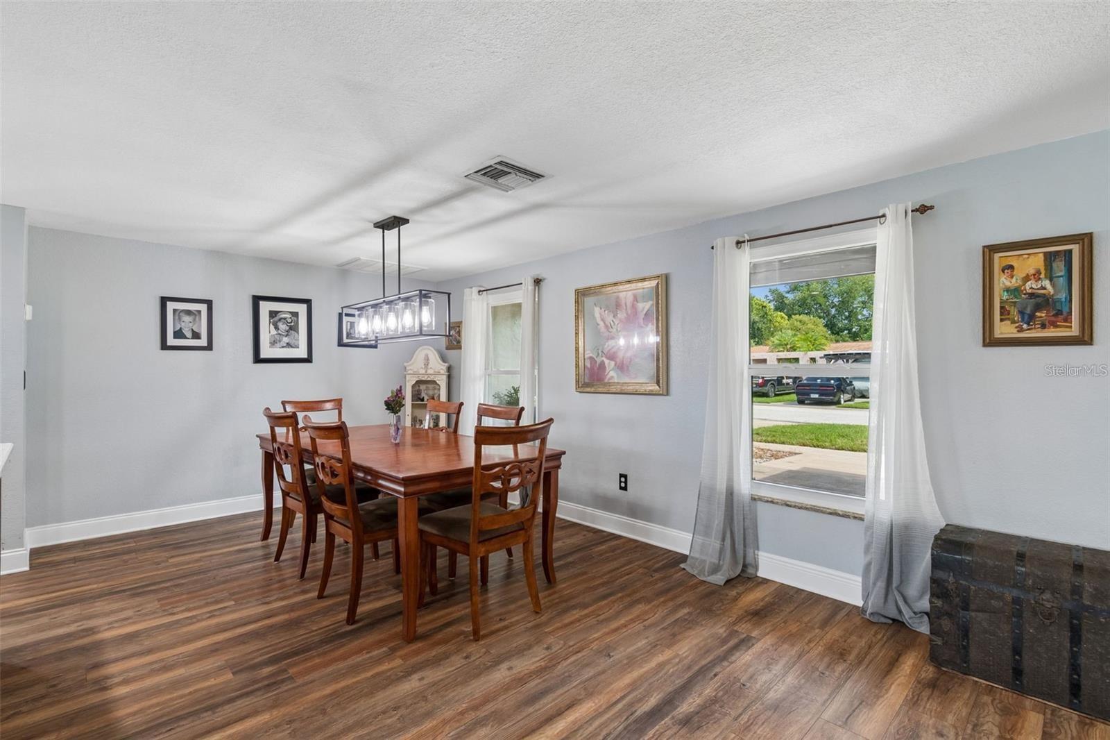 4306 NEWBURY DR — photo 17