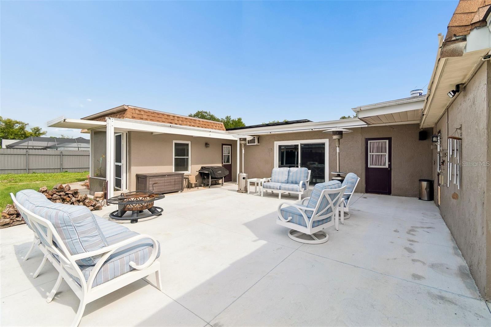 4306 NEWBURY DR — photo 37