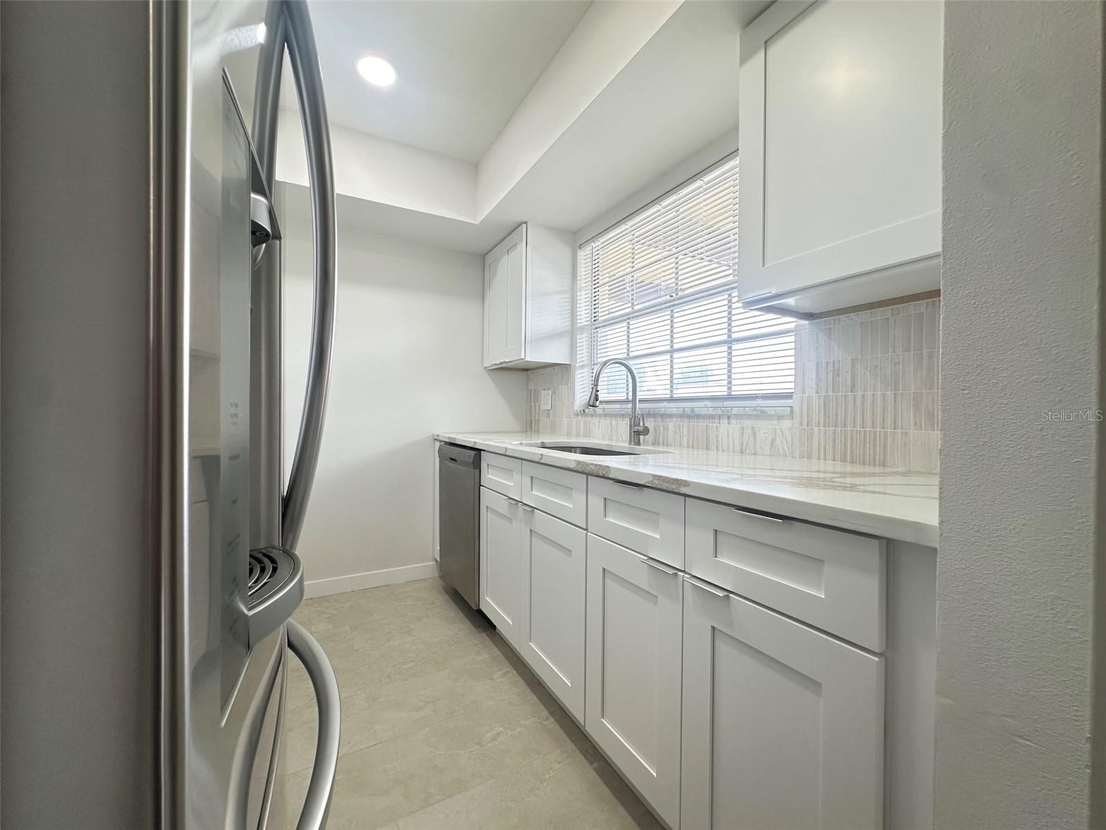 1845 S HIGHLAND AVE #6-11 — photo 5