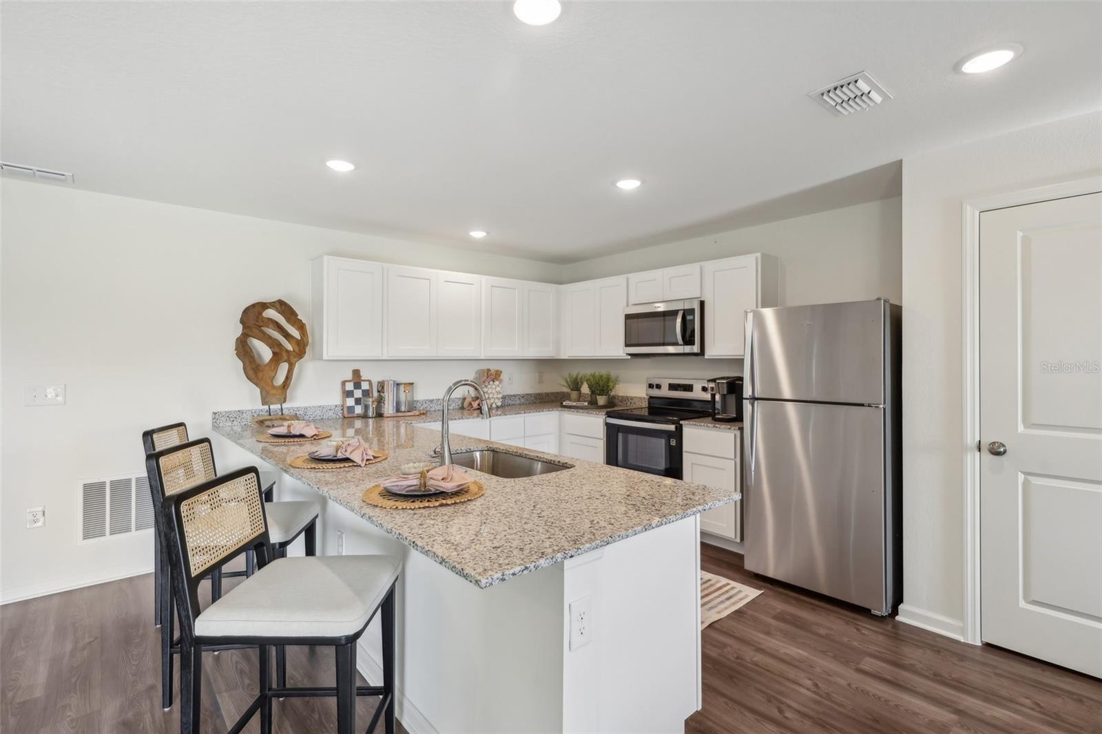 7073 ROMAN AVE — photo 12