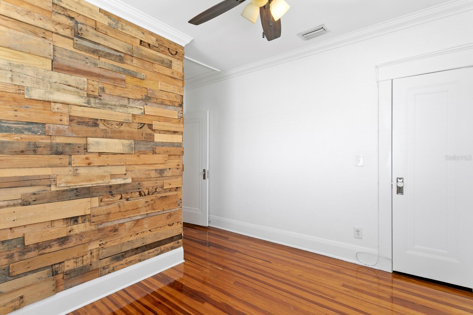 705 W WEST ST — photo 44