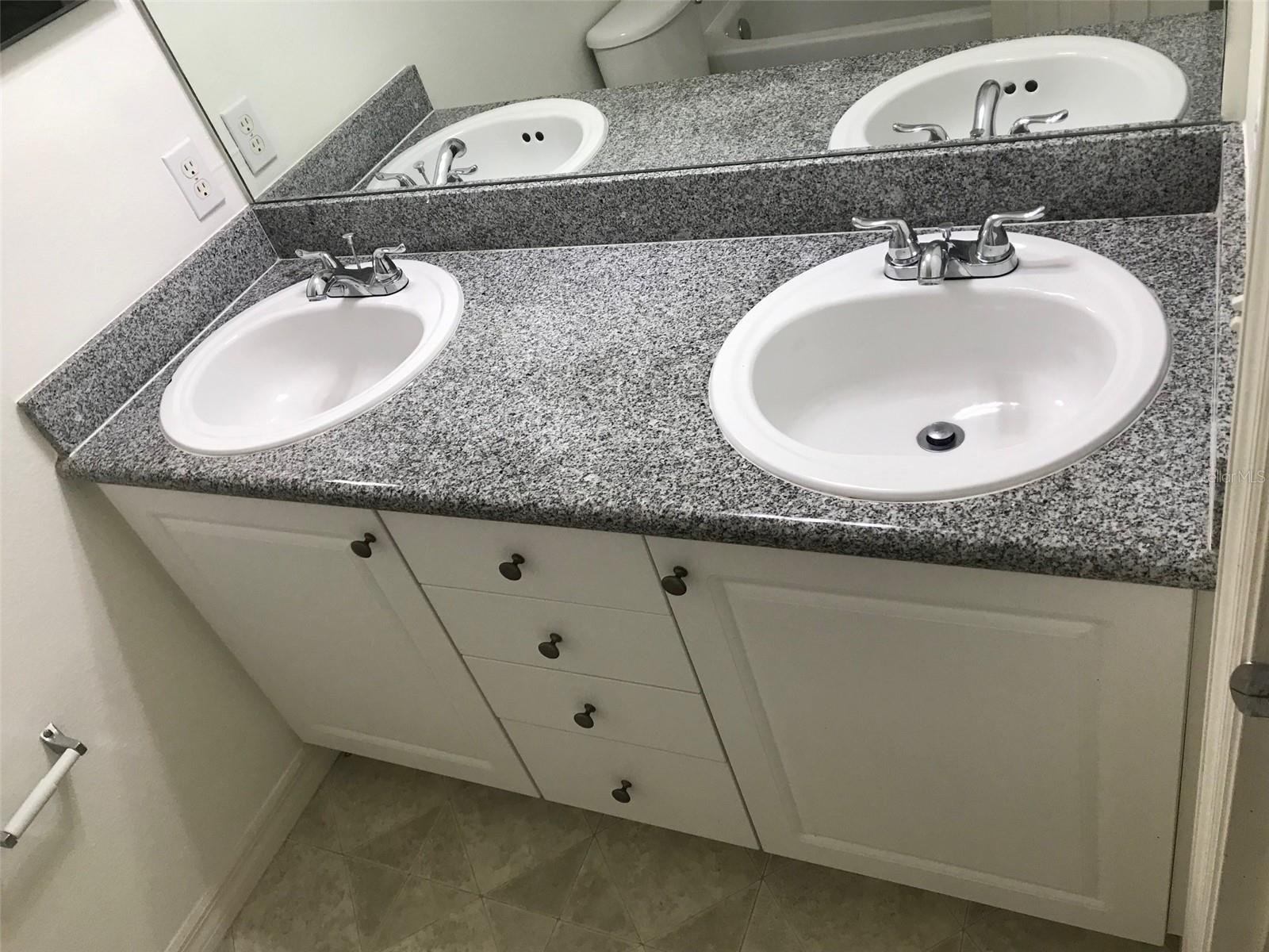 7635 PLANTATION CIR #7635 — photo 7
