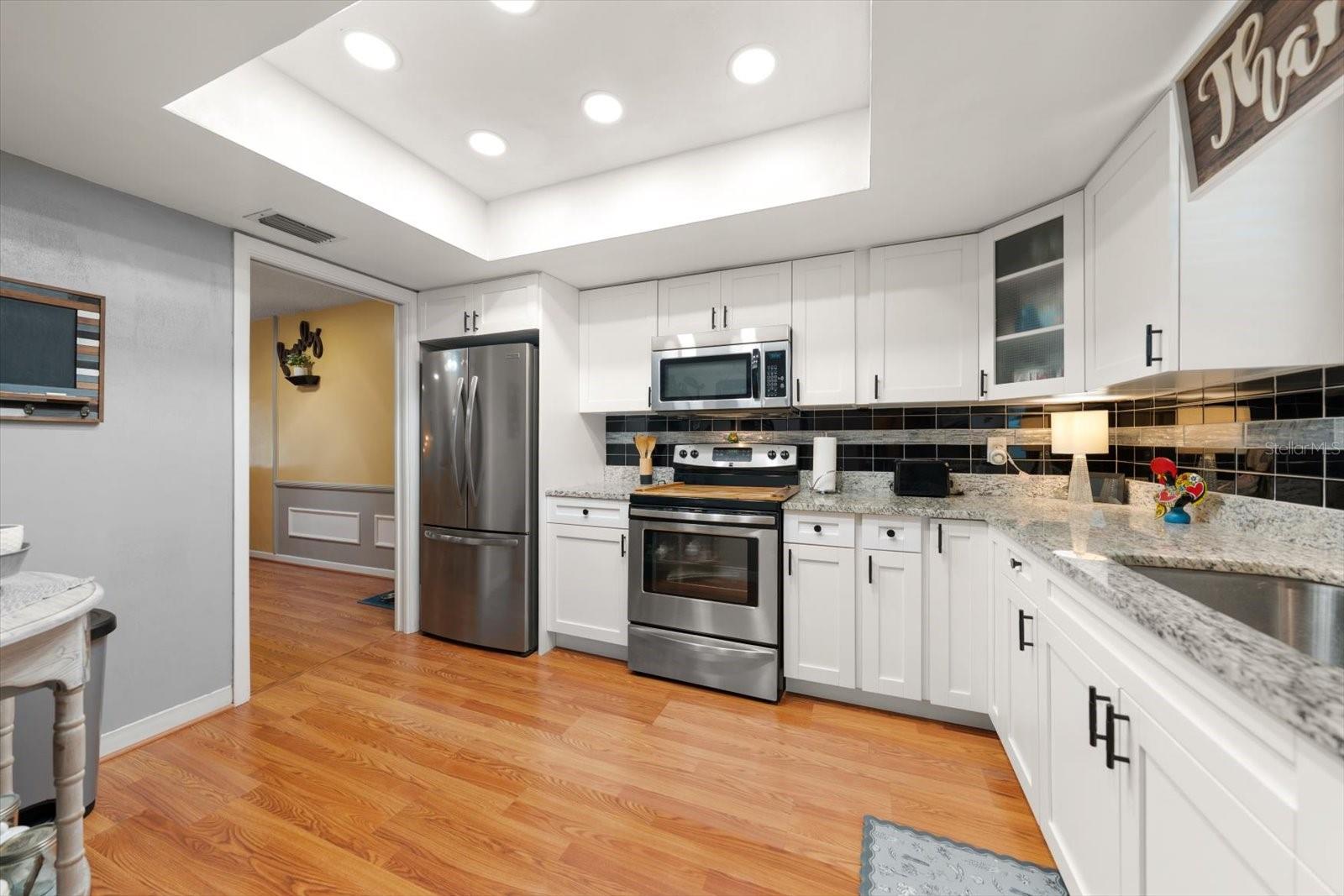 1651 S LAKE AVE #3 — photo 4