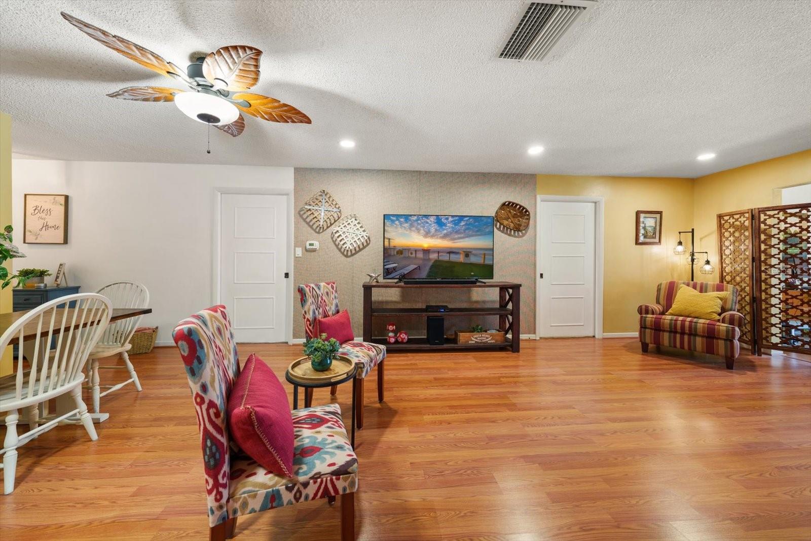 1651 S LAKE AVE #3 — photo 11