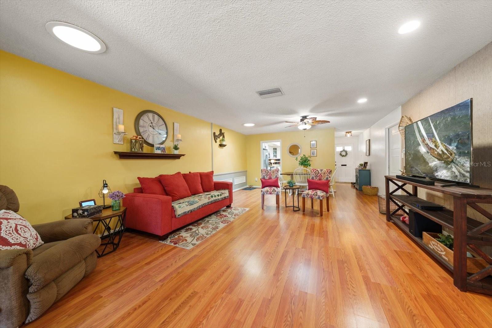 1651 S LAKE AVE #3 — photo 10