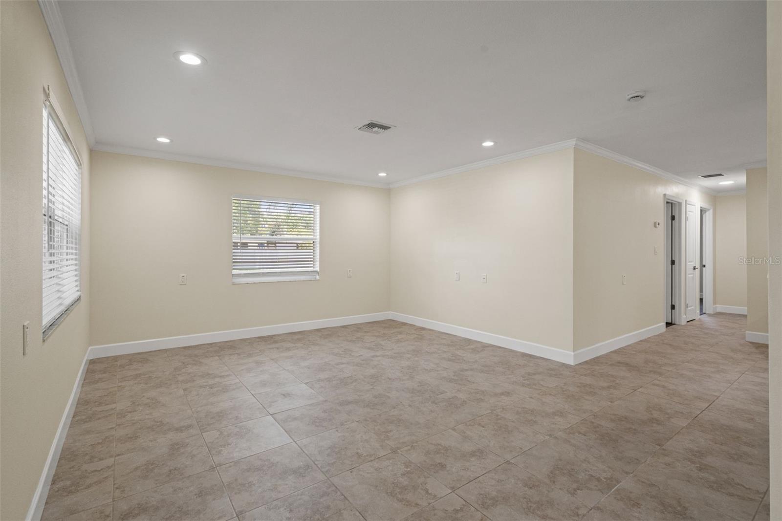 4247 HELENA ST NE — photo 11