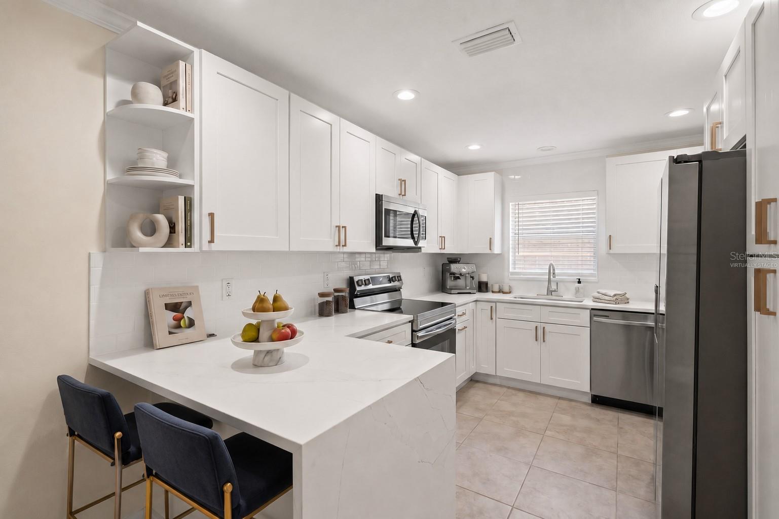 4247 HELENA ST NE — photo 13