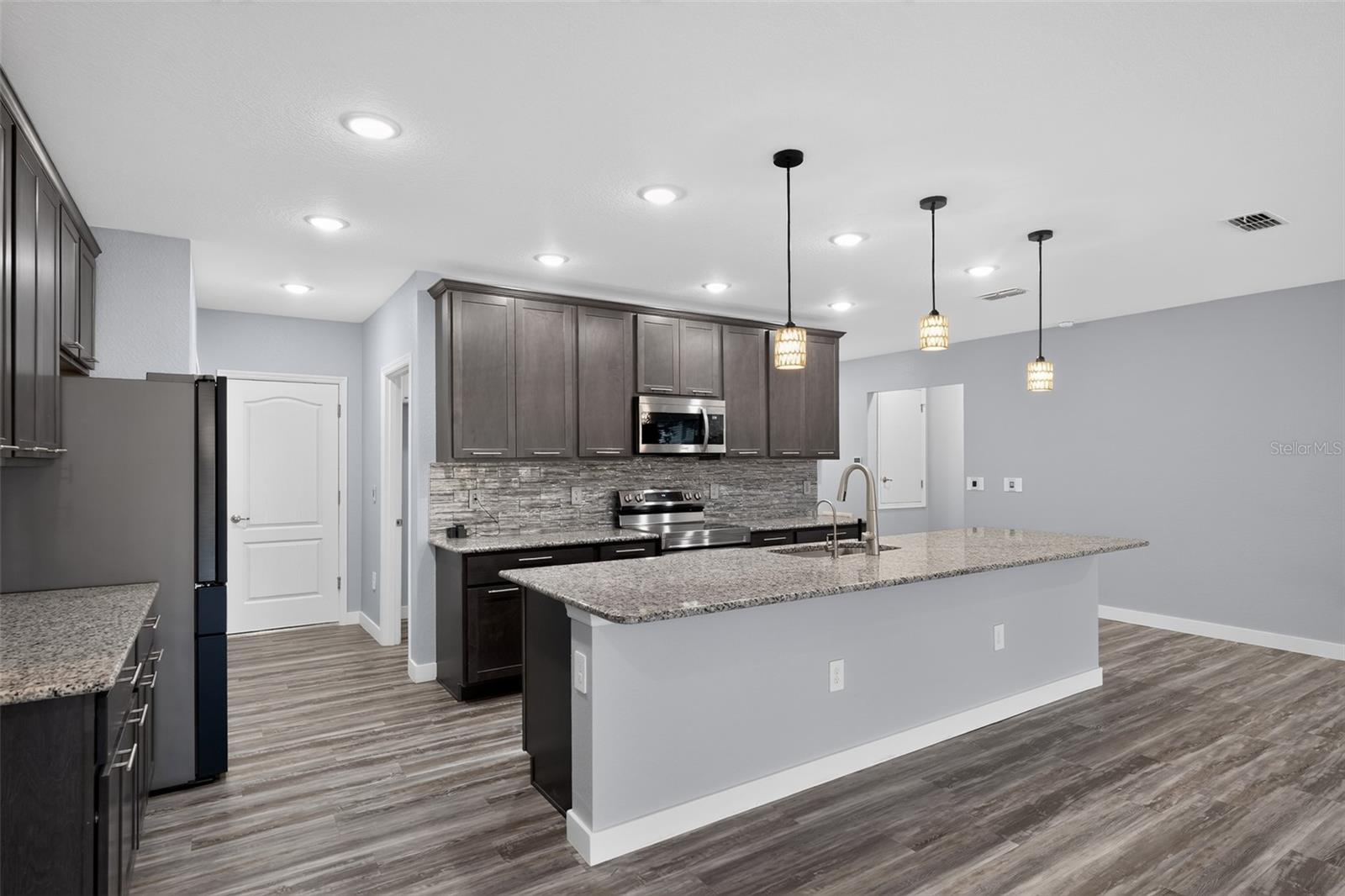 2595 HAGOPLAN LN — photo 17