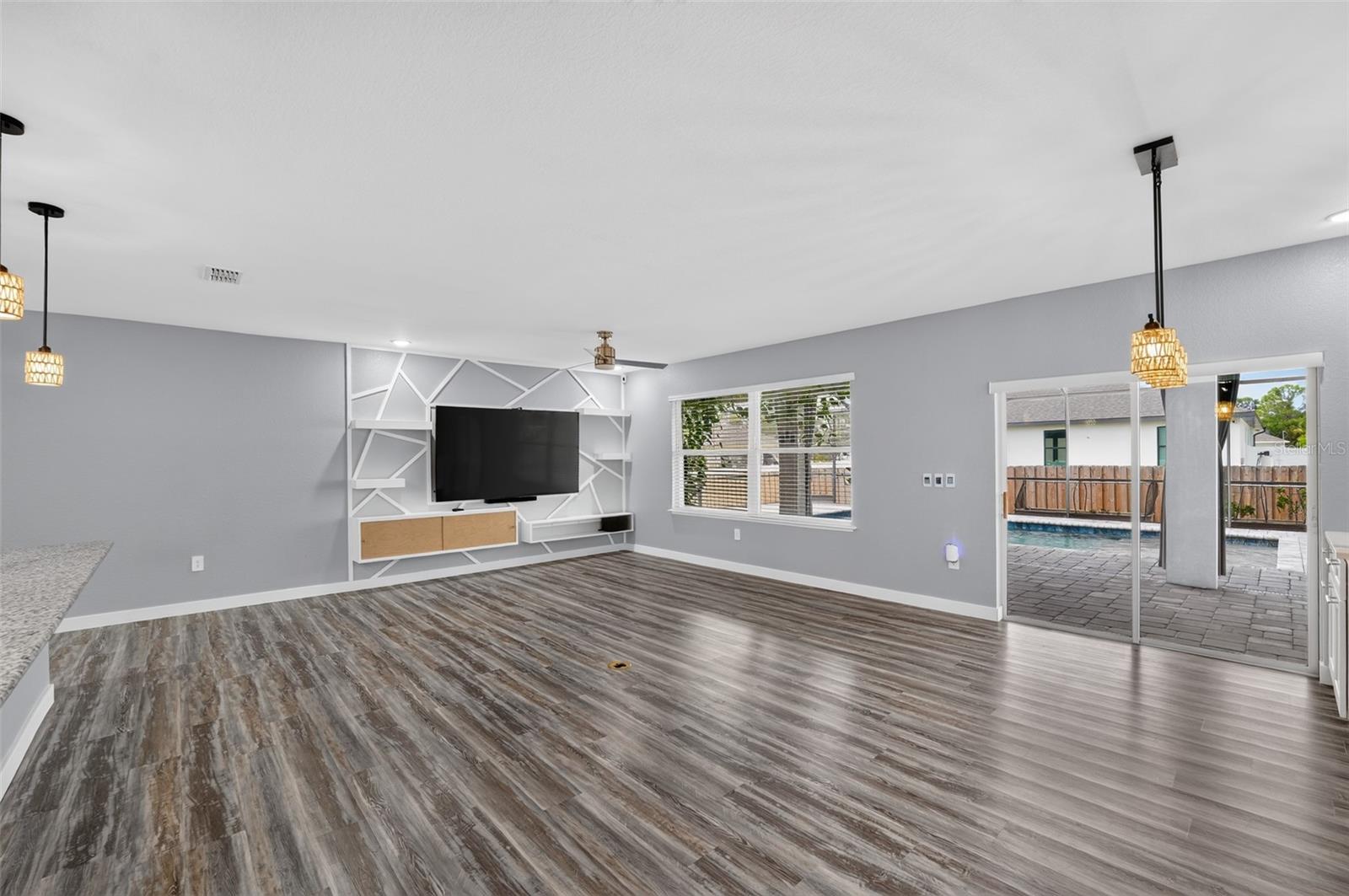 2595 HAGOPLAN LN — photo 11