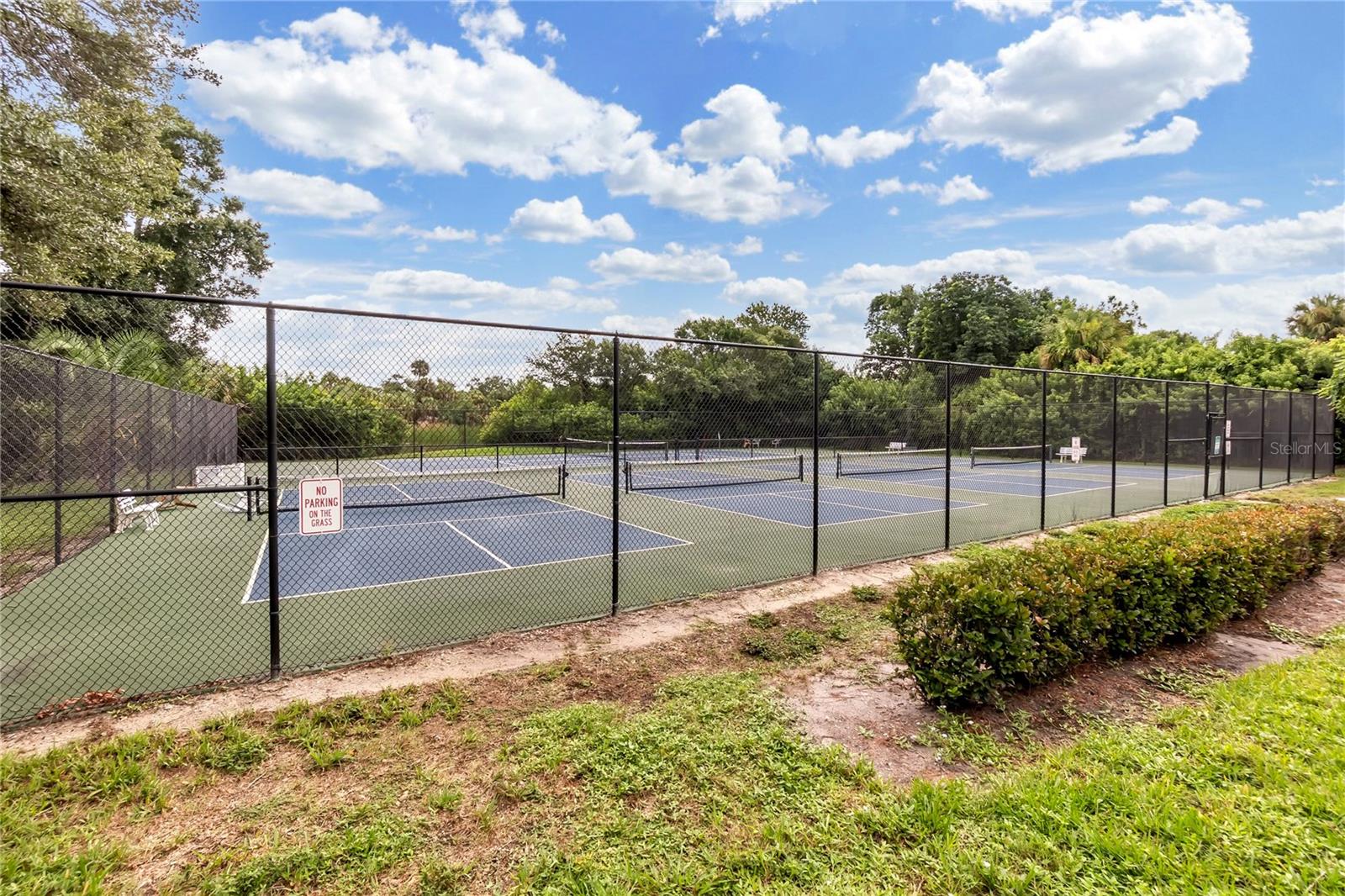 511 LAKESIDE DR #511 — photo 31