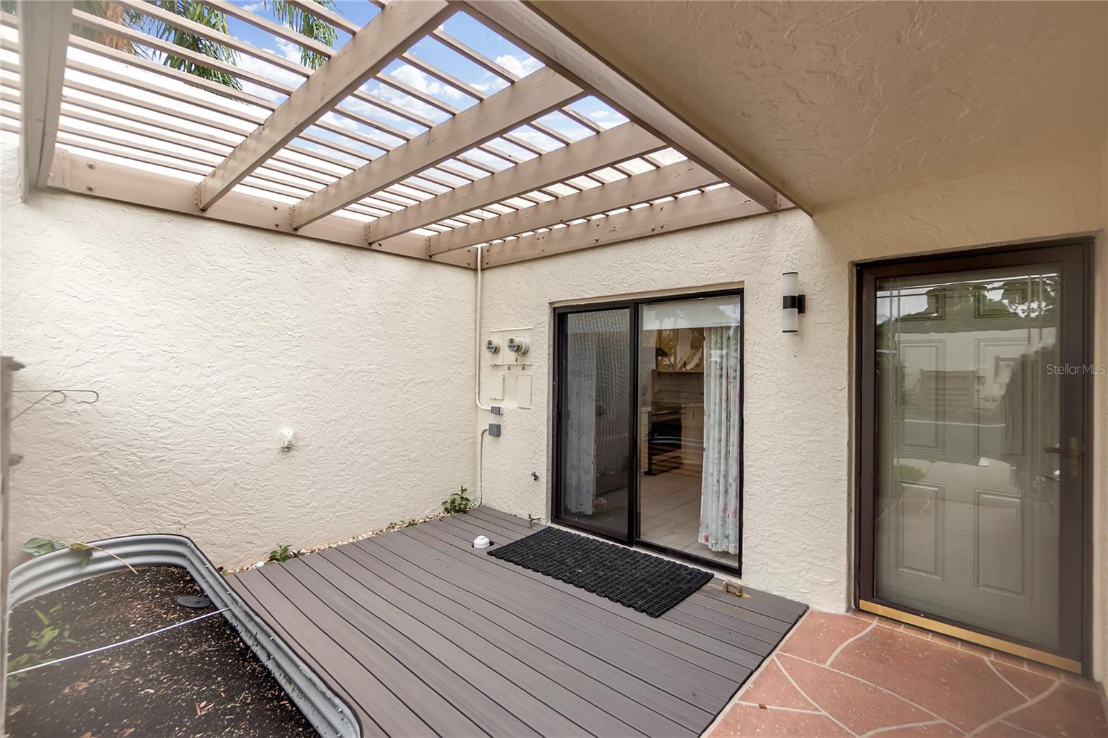 511 LAKESIDE DR #511 — photo 3