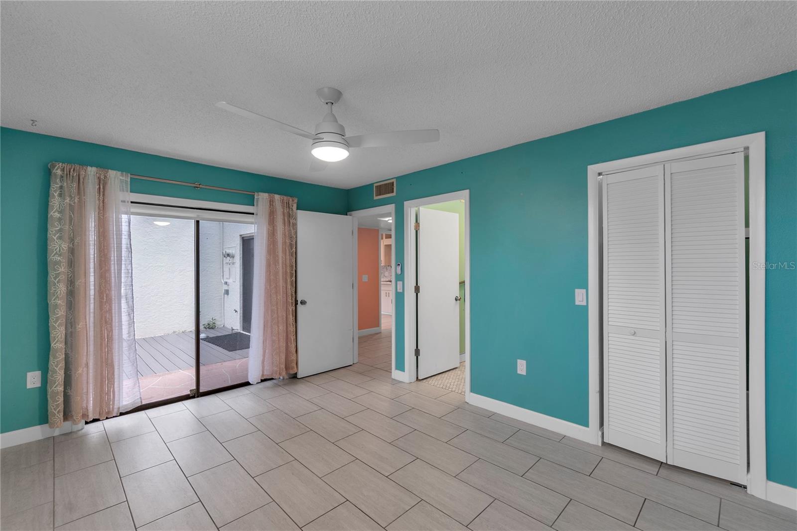511 LAKESIDE DR #511 — photo 19