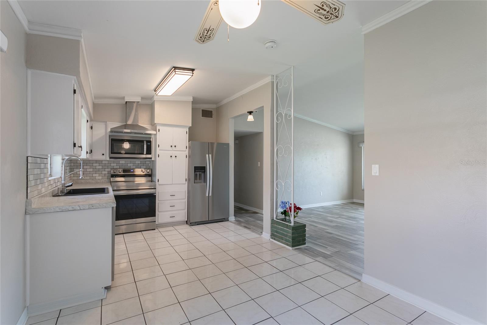 6518 WALTON WAY — photo 10