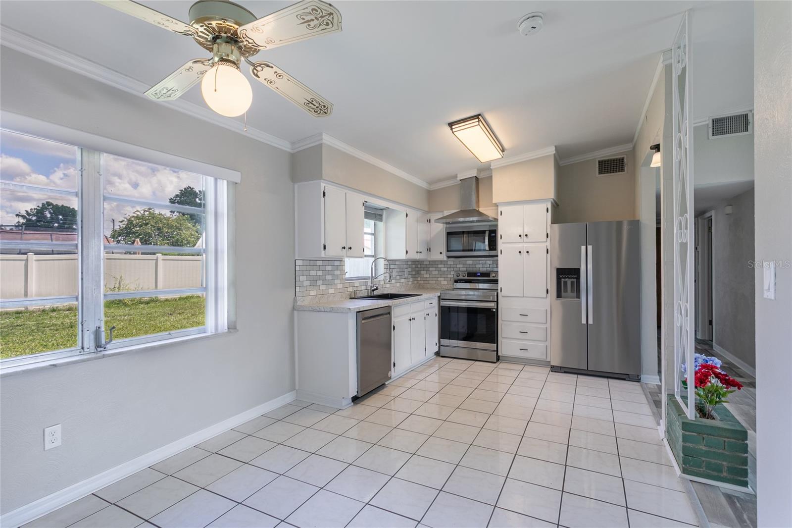 6518 WALTON WAY — photo 11