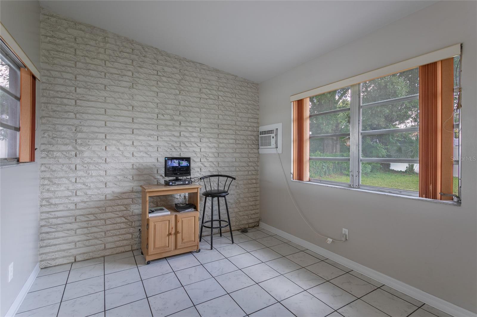 6518 WALTON WAY — photo 15
