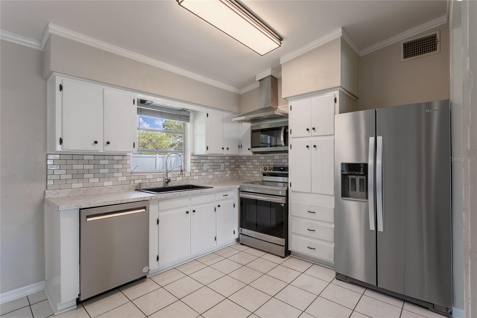 6518 WALTON WAY — photo 9