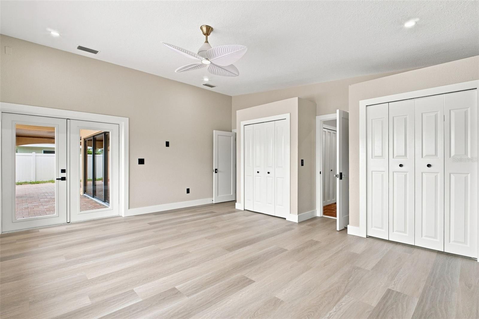15918 REDINGTON DR — photo 30