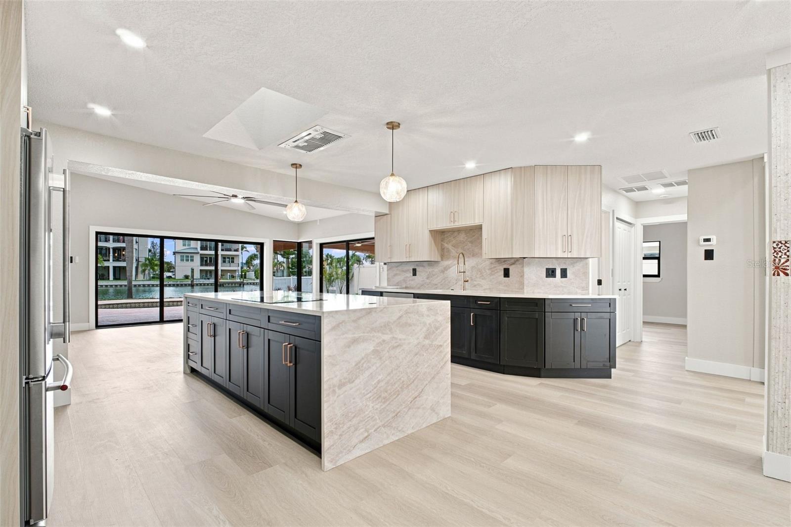 15918 REDINGTON DR — photo 17