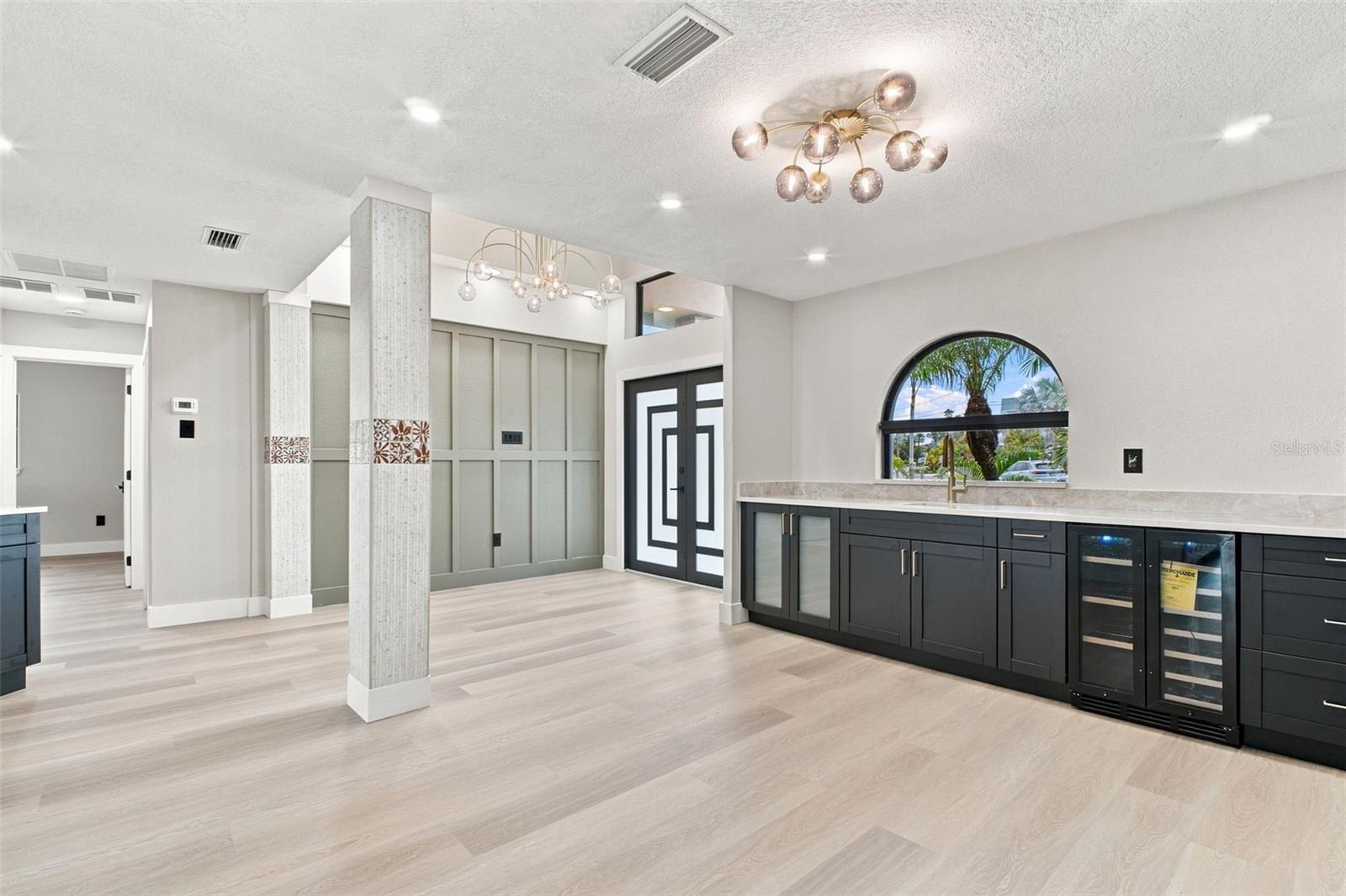 15918 REDINGTON DR — photo 13