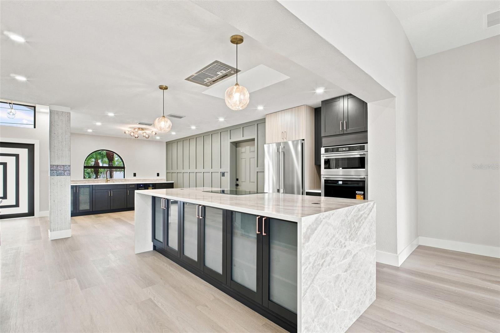 15918 REDINGTON DR — photo 21