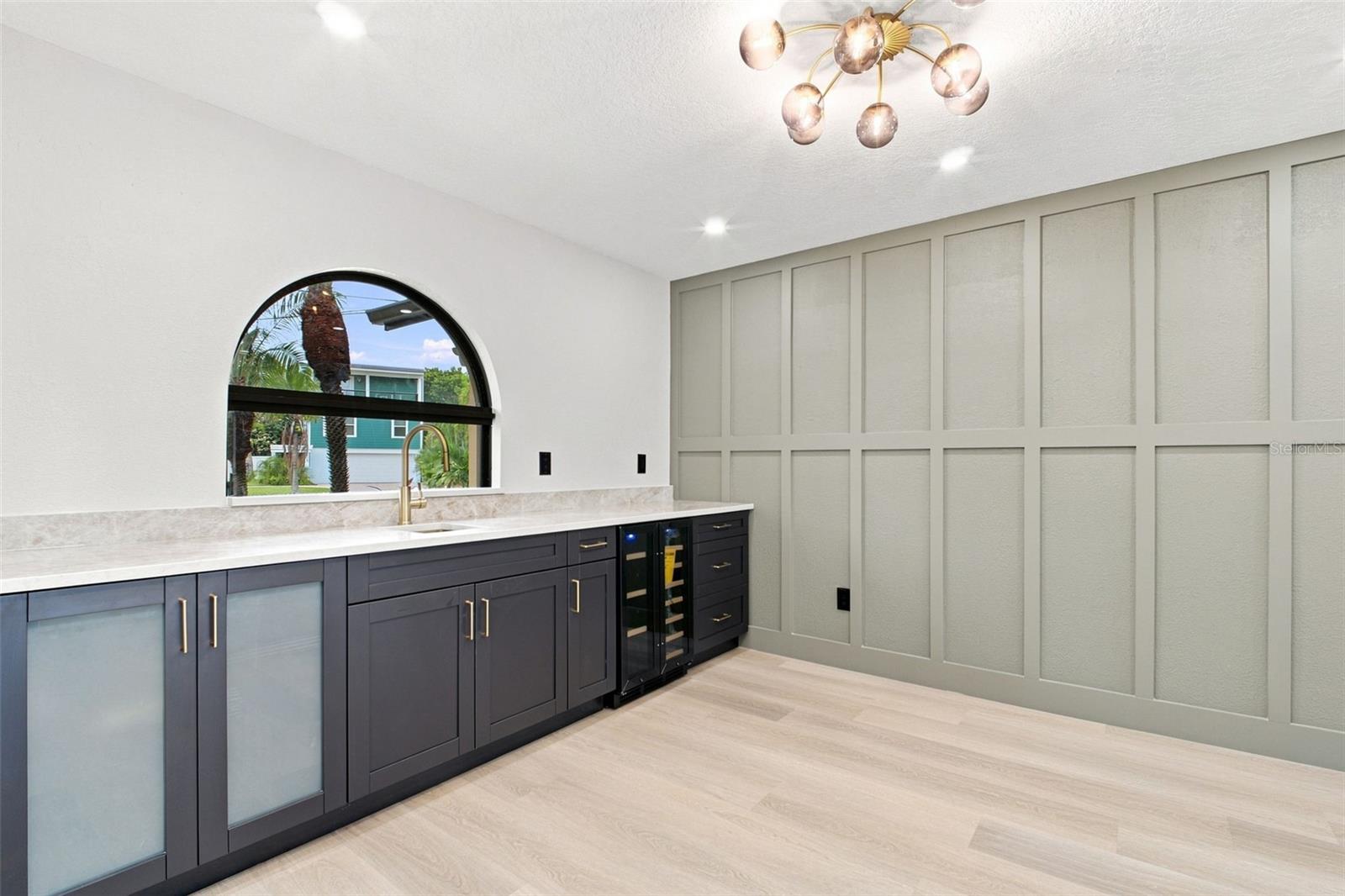 15918 REDINGTON DR — photo 15
