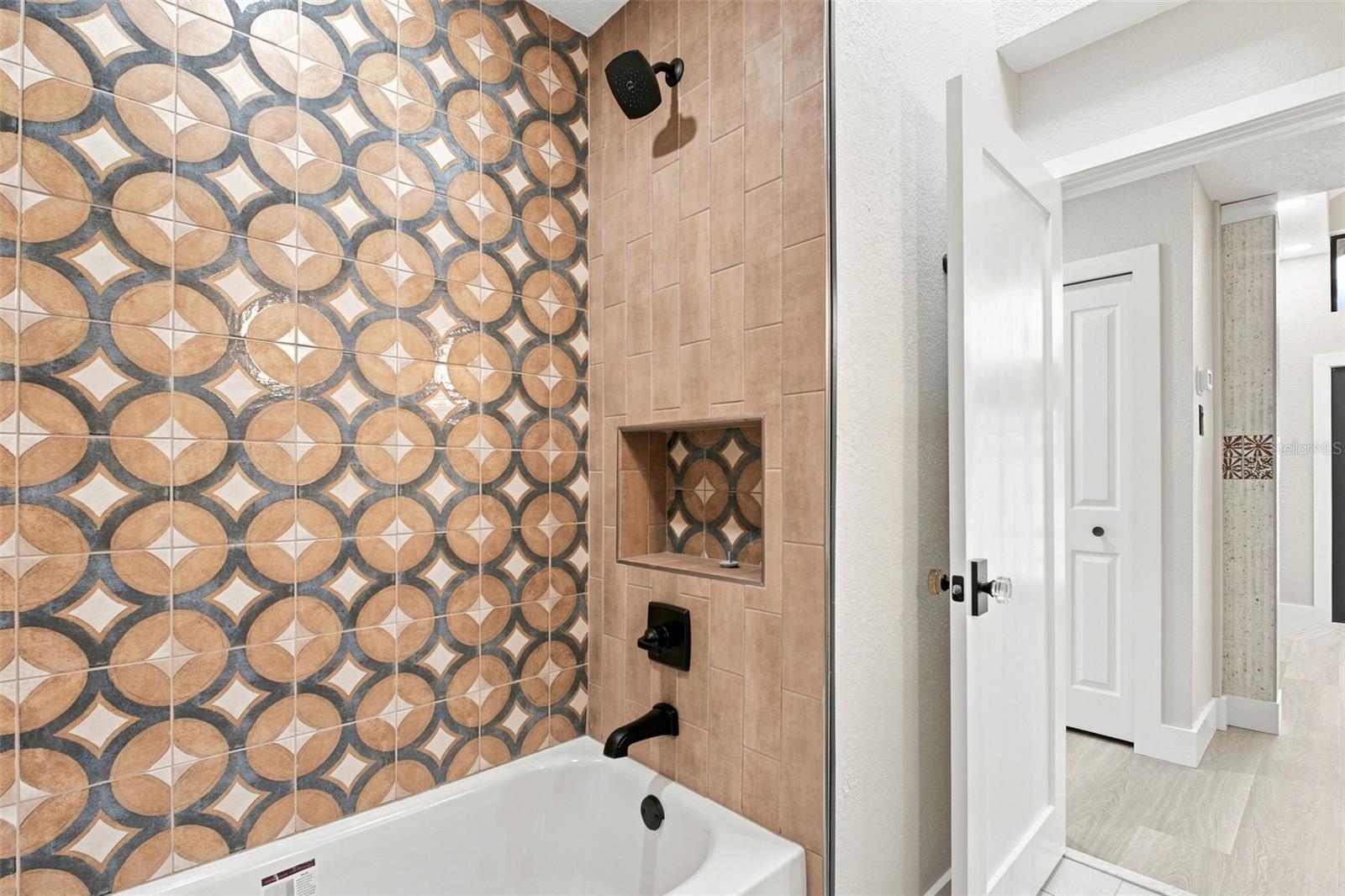 15918 REDINGTON DR — photo 40