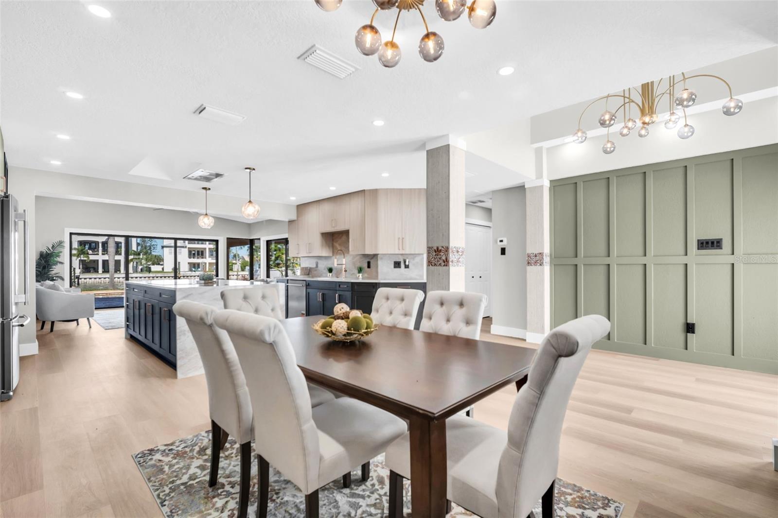 15918 REDINGTON DR — photo 11