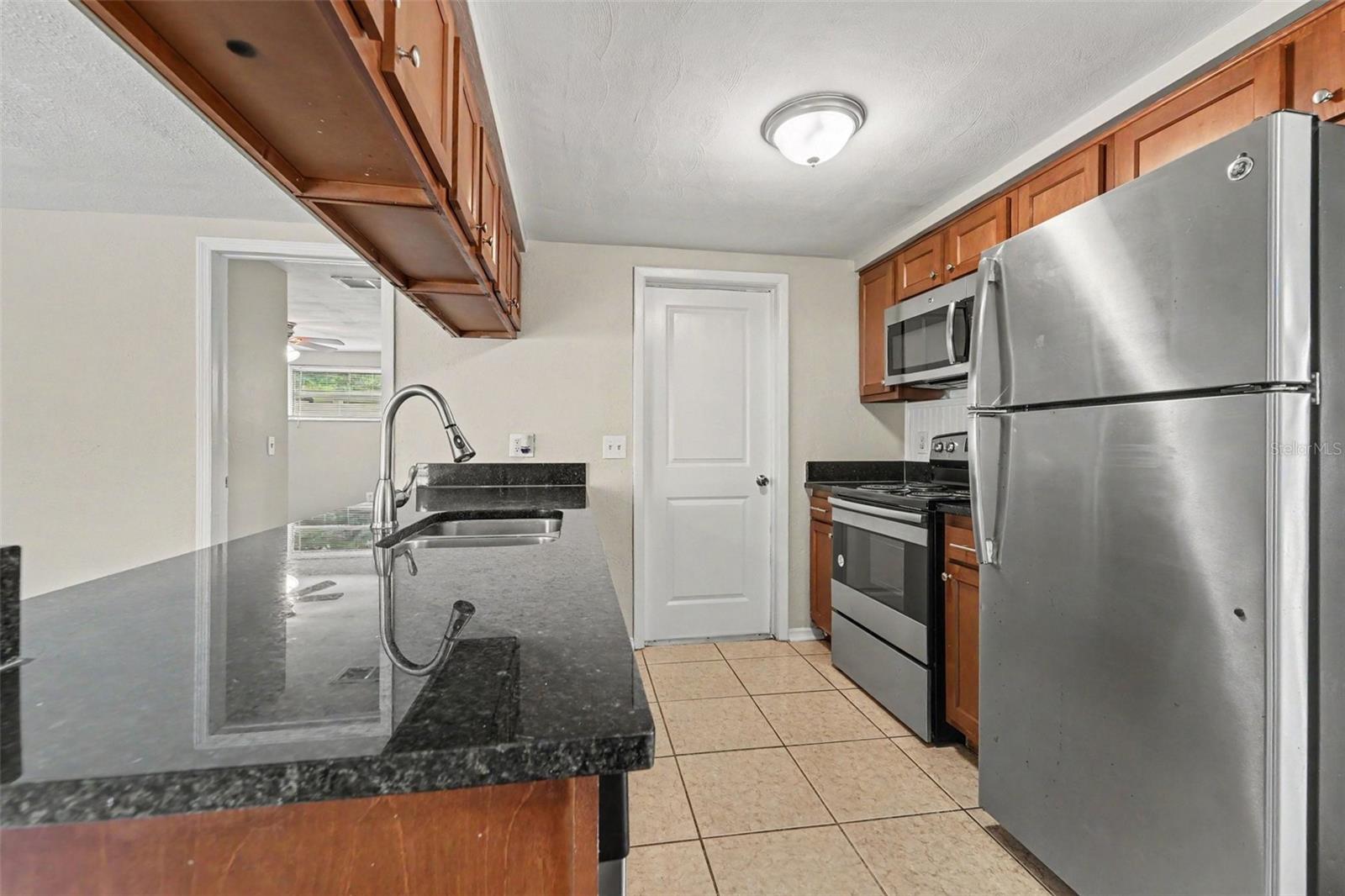 6177 MAPLEWOOD DR — photo 6