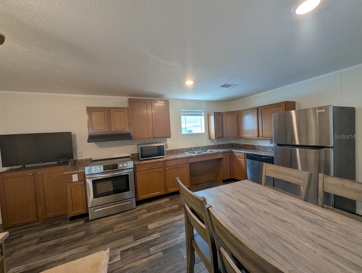 5700 HOLIDAY PARK BLVD — photo 4