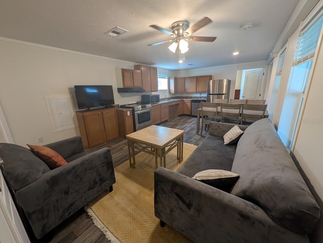 5700 HOLIDAY PARK BLVD — photo 3