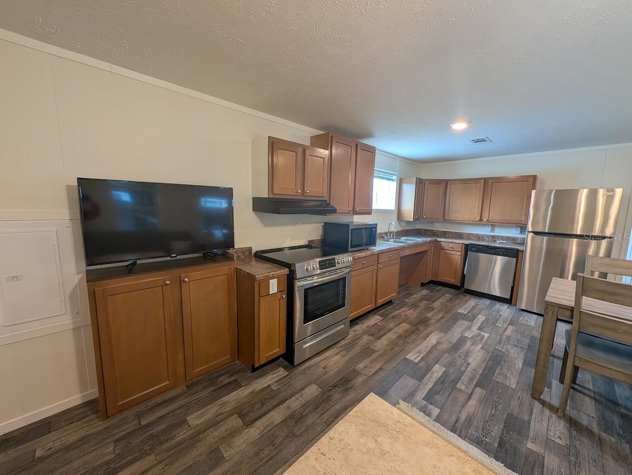5700 HOLIDAY PARK BLVD — photo 2