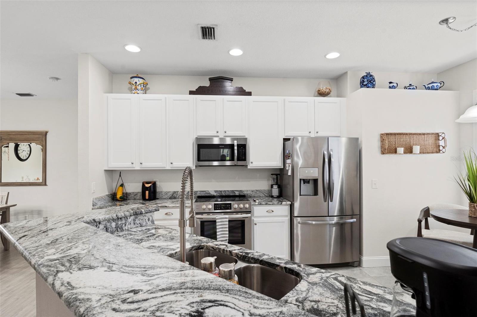 10818 ASHFORD OAKS DR — photo 3