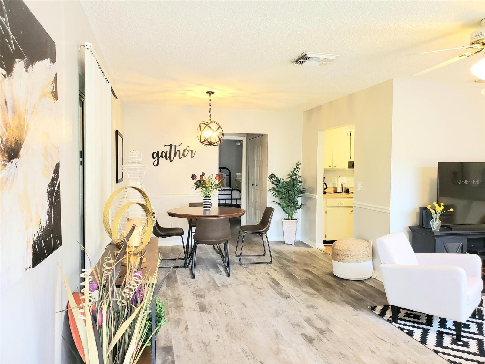 2210 GREENHAVEN DR #375 — photo 4