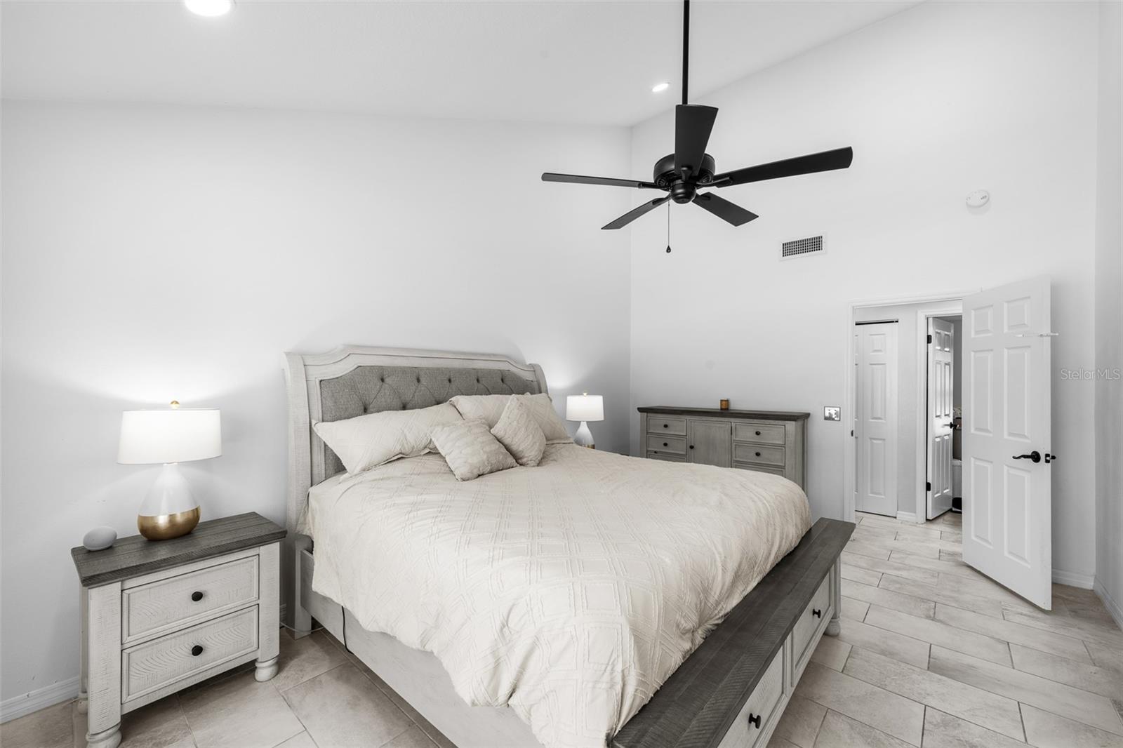 14018 CASCADE LN — photo 17