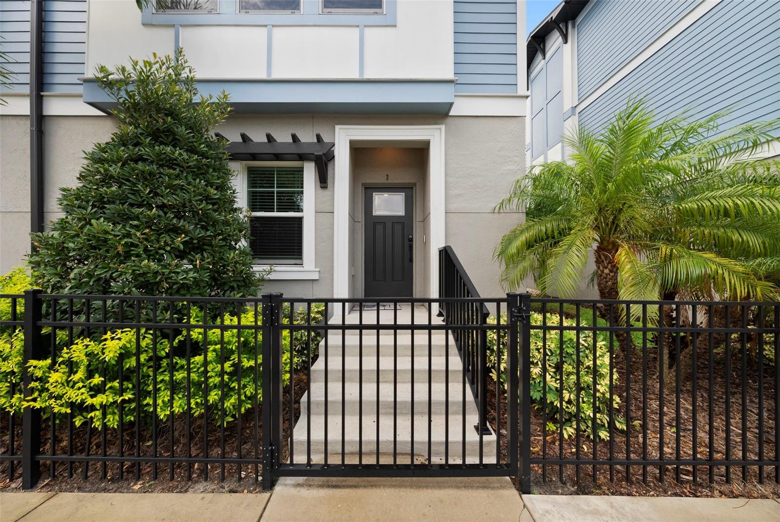 3122 W AZEELE ST #3 — photo 2