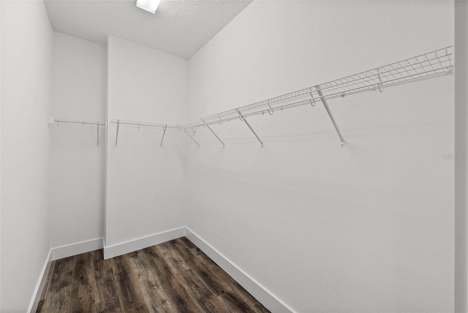 3122 W AZEELE ST #3 — photo 27