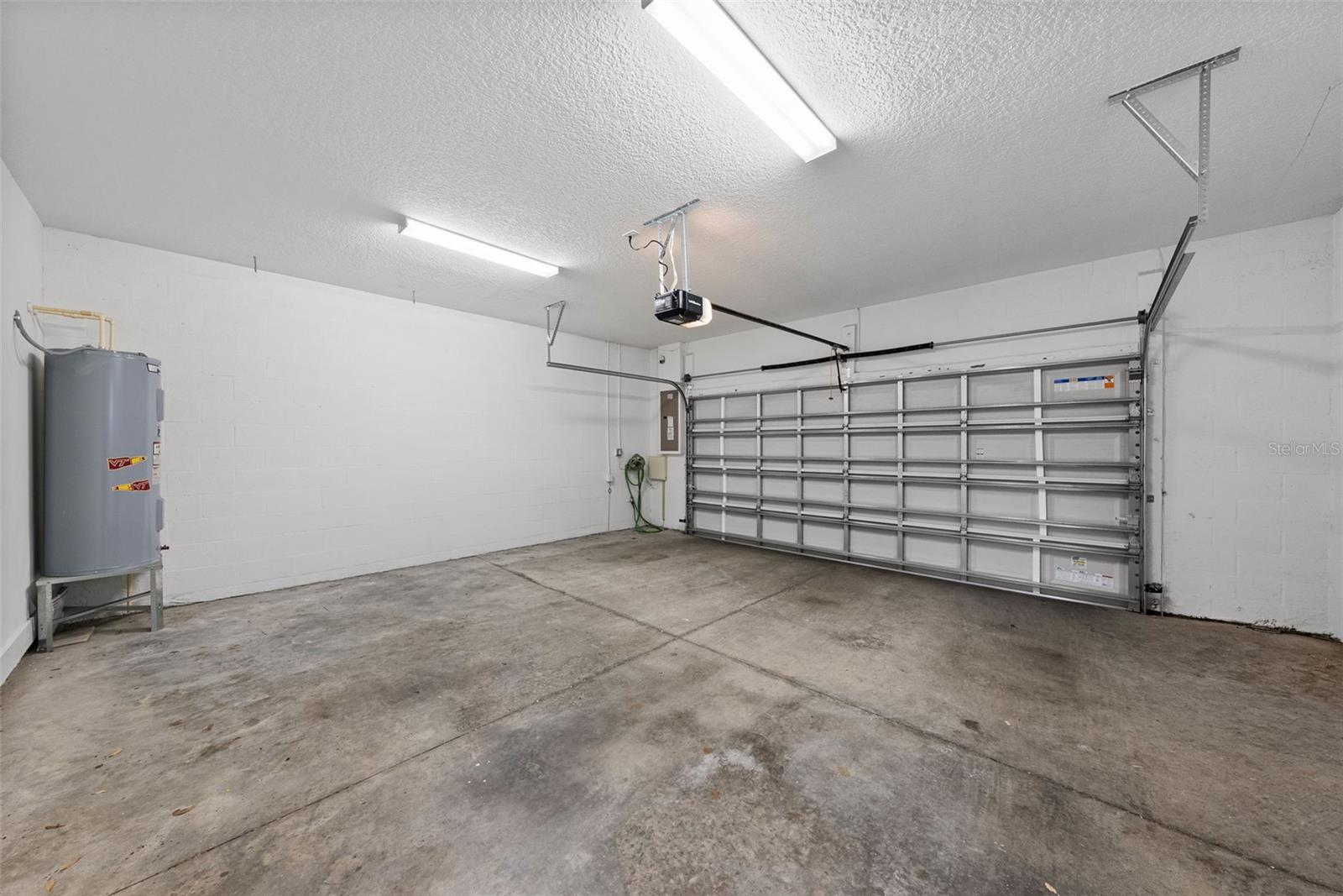 3122 W AZEELE ST #3 — photo 36
