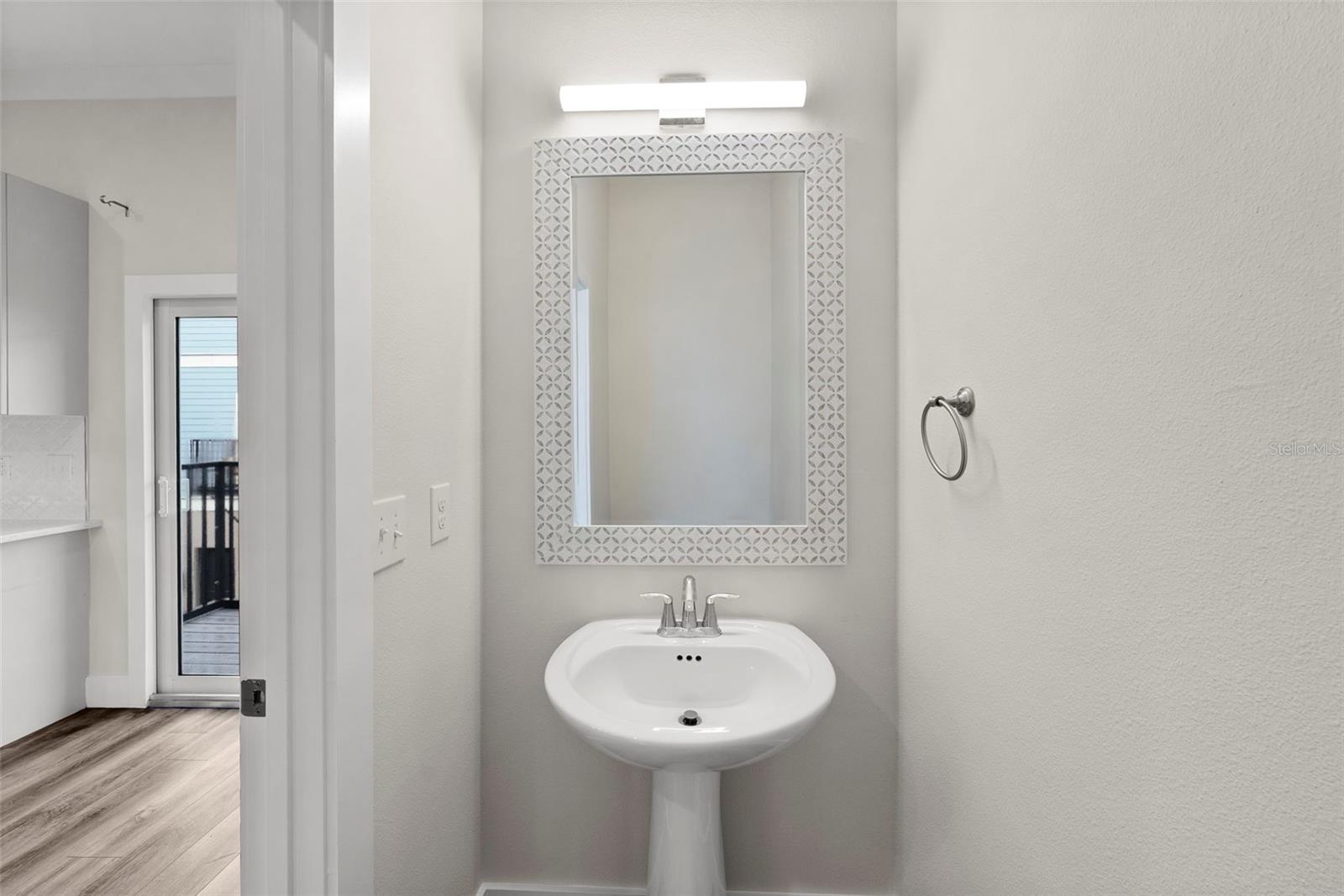 3122 W AZEELE ST #3 — photo 20