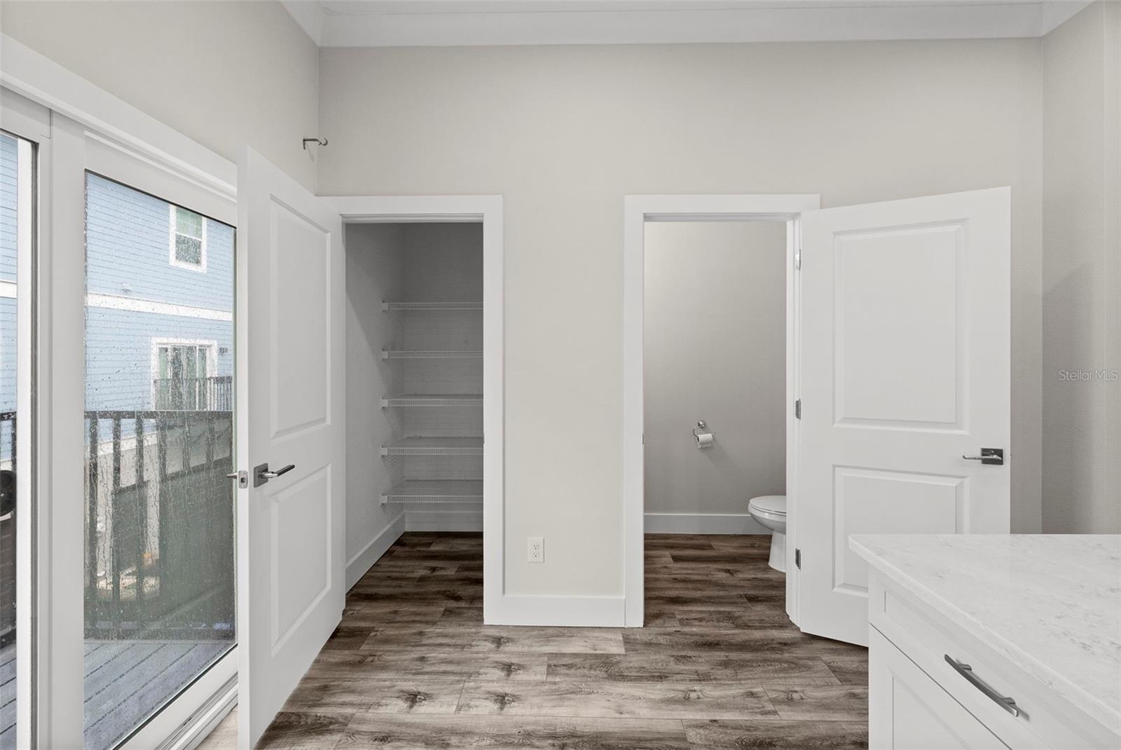 3122 W AZEELE ST #3 — photo 13
