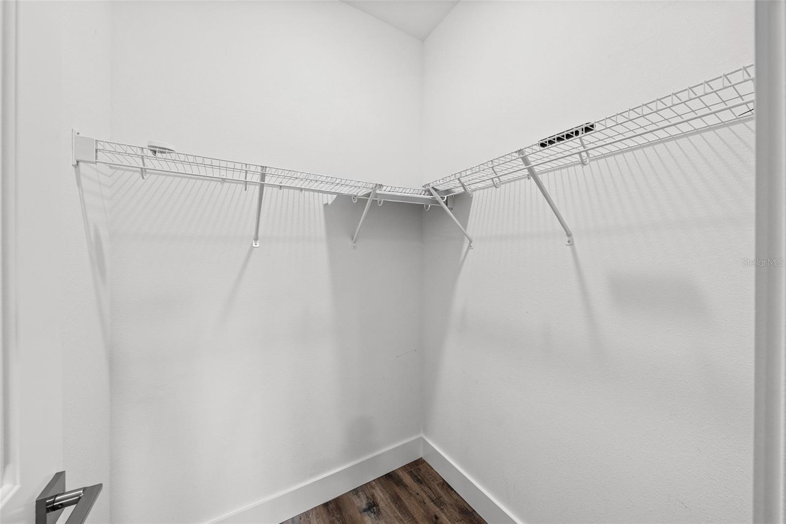 3122 W AZEELE ST #3 — photo 7