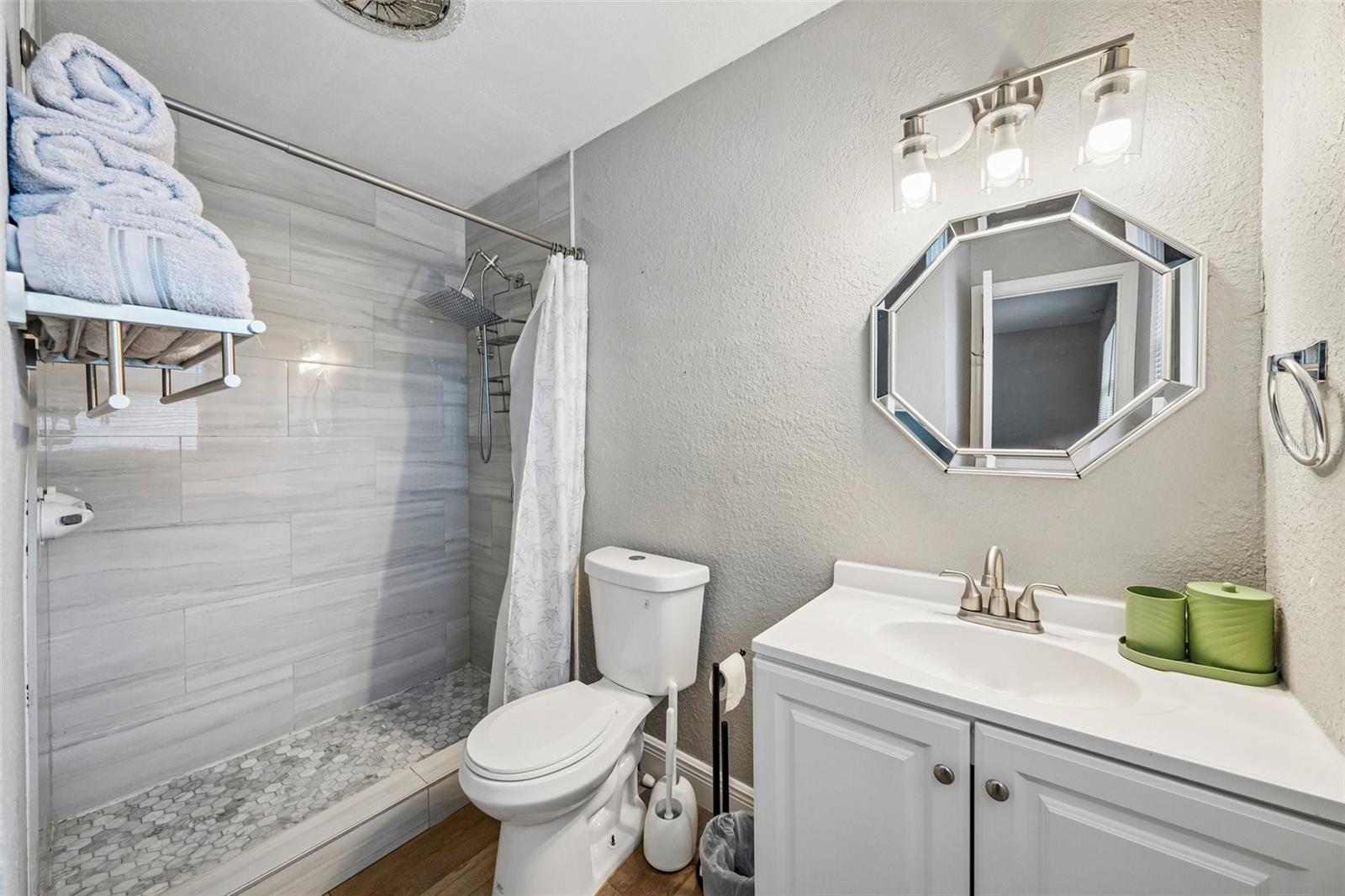 520 FAIRFAX LN — photo 11