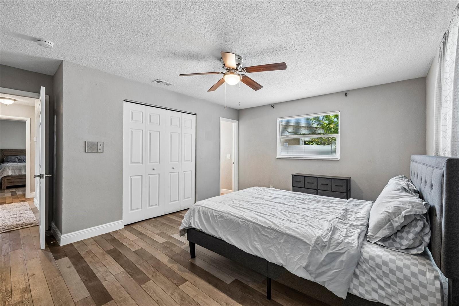 520 FAIRFAX LN — photo 10