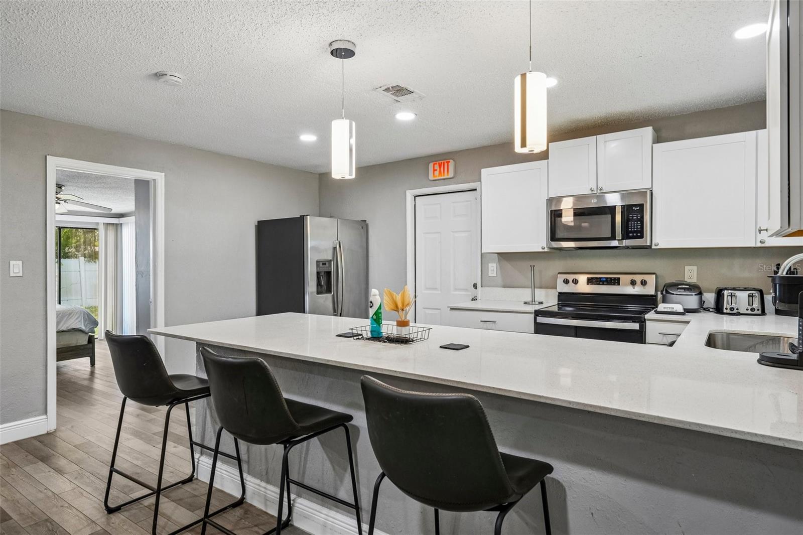 520 FAIRFAX LN — photo 5