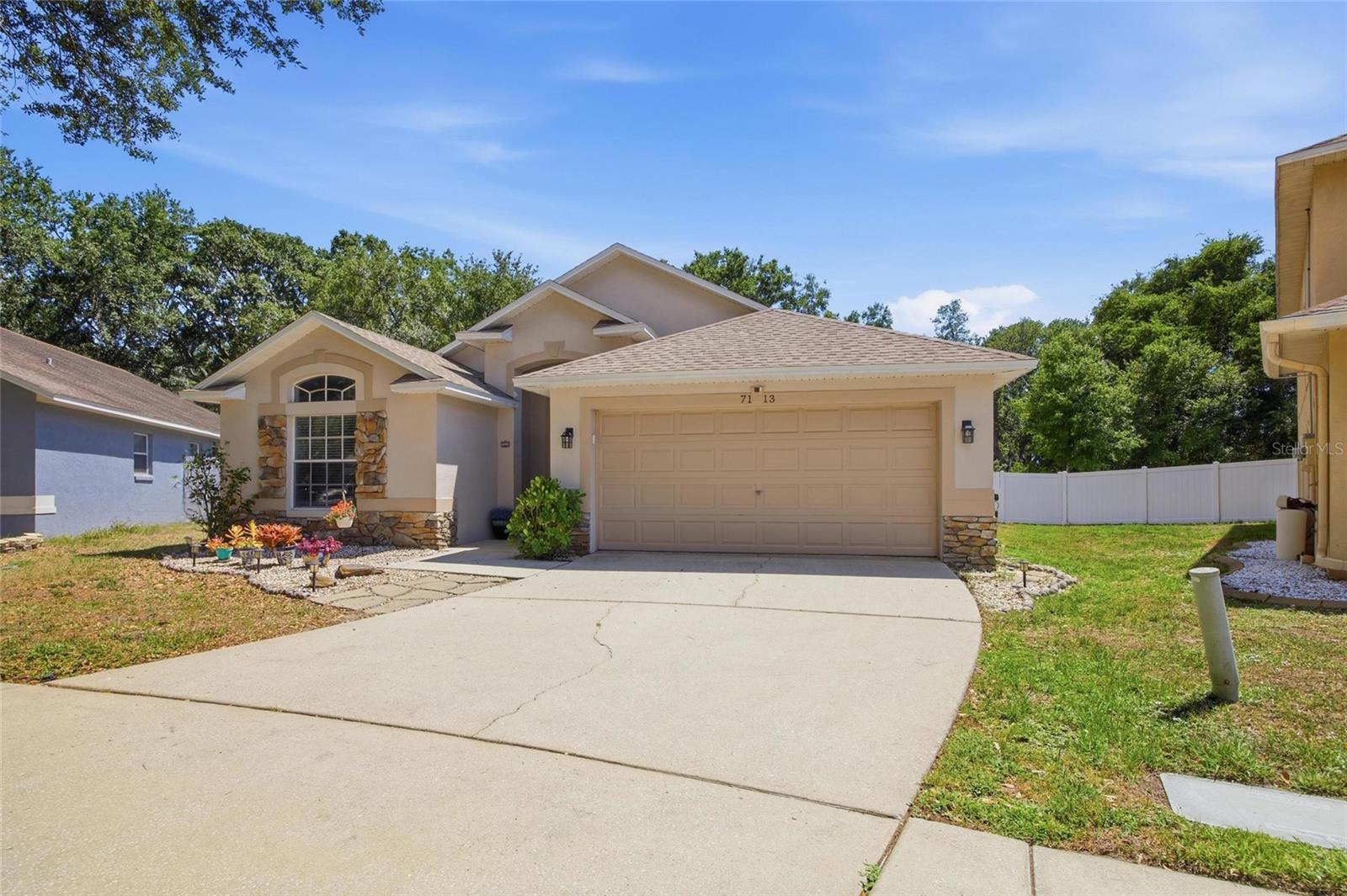 7113 COLONY POINTE DR — photo 3