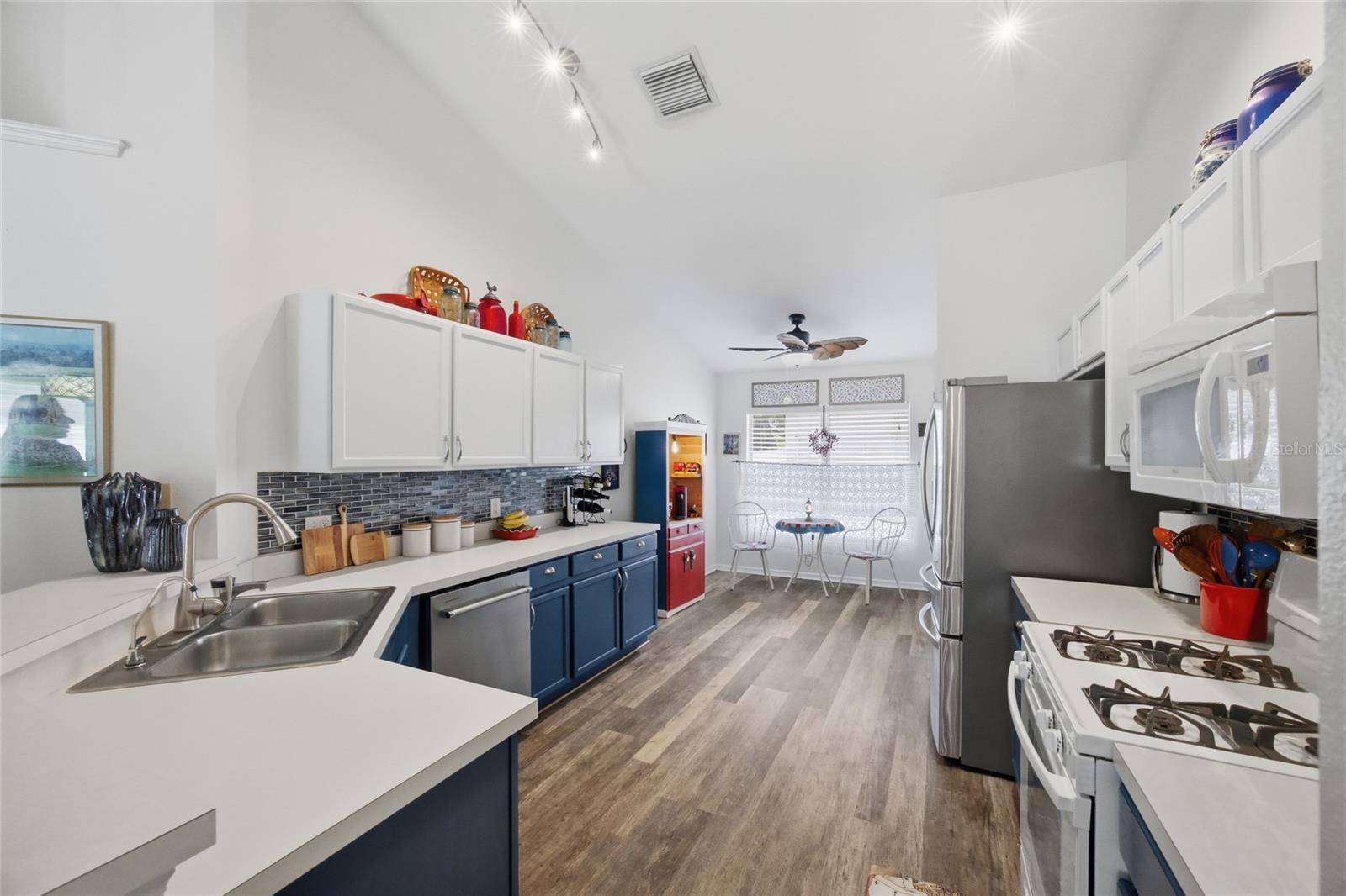 7113 COLONY POINTE DR — photo 10