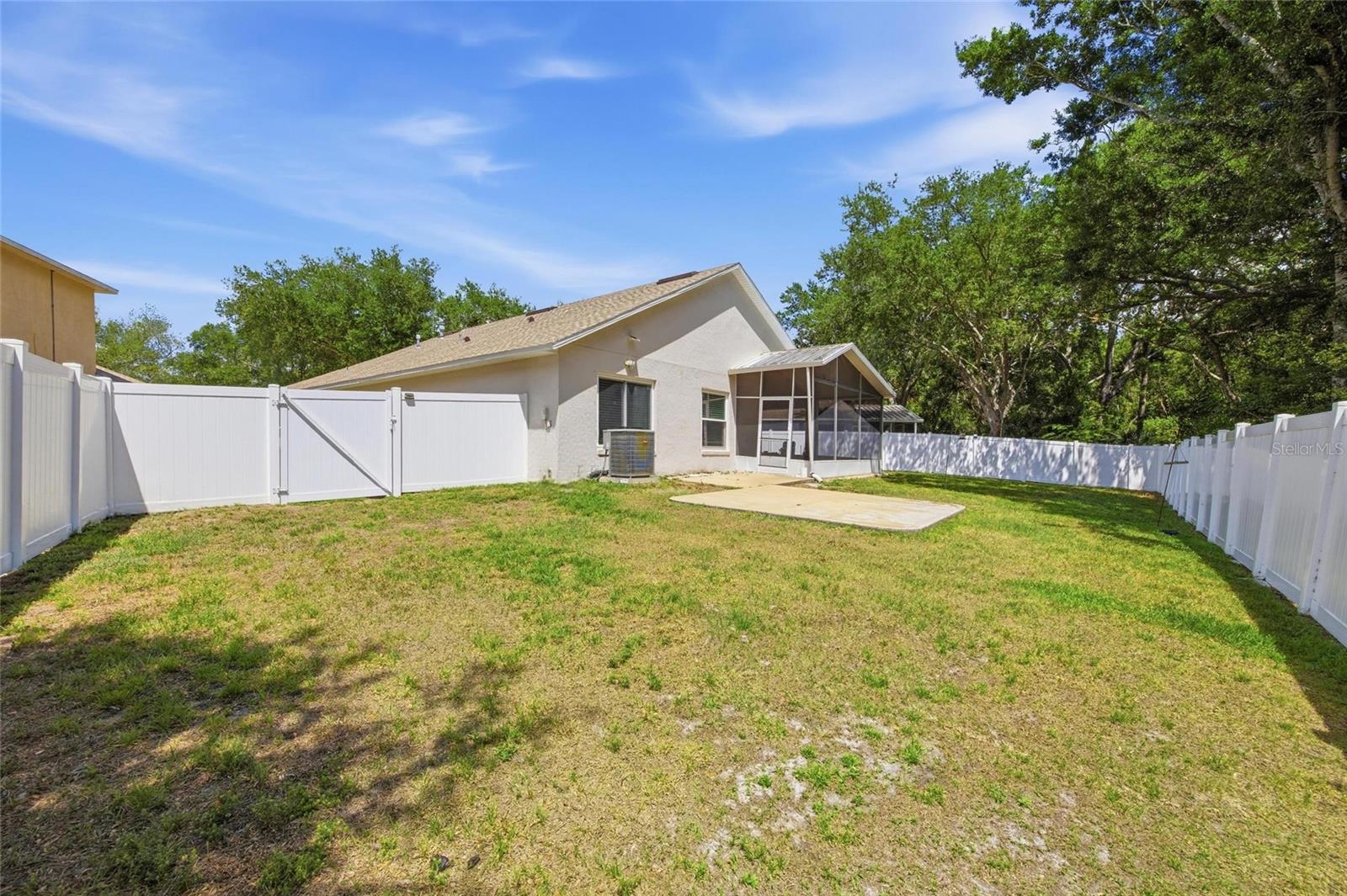 7113 COLONY POINTE DR — photo 35